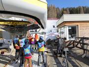 Staff is always present at the chairlifts.