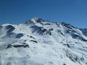 View of the Bellecôte 3417m and the glacier slopes