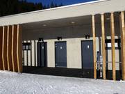 Well-maintained sanitary facilities at the 12er Kogel mid-station