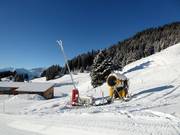 Snow cannon and lance in Villars