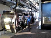 Assistance with boarding at the Spieljochbahn