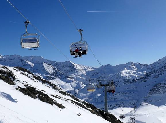 Vallalpe - 4pers. High speed chairlift (detachable) with bubble