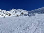 Intermediate glacier slope red