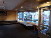 Well-maintained ski depot at the valley station