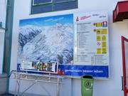 Piste map showing updated operating information at the base station
