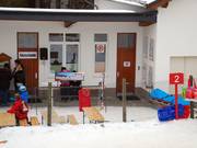 Ski school office and meeting point at the valley station