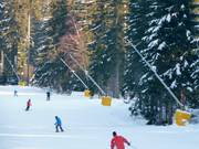 Snowmaking with lances along the Nordabfahrt