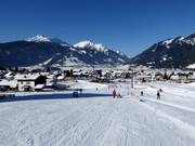 The ski area extends all the way to the village of Ehrwald at the Sonnenhang Sunracer.
