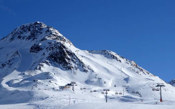 Skiing near Hopfgarten in Defereggen