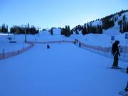 Practice area with conveyor belt at the mountain station of the gondola lift