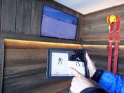 Technical training by the element3 ski school in the e3 Technik Lounge