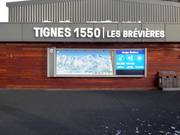 Slope map with digital information at the valley station