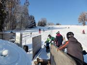 Children are gladly helped when getting started