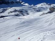 Groomed slope in Zürs
