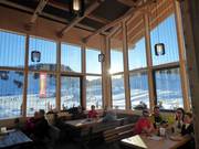 Let the ski day end at the Blonden Hütte