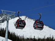 The modern 15-seater gondola lift Štart-Skalnaté pleso