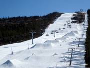 Snowpark with a difficult slope