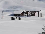 Ticket office and access to the Les Saisies cross-country ski area