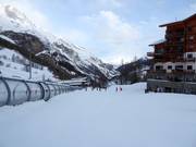 Beginner area Tignes 1800 with free conveyor belts