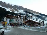 Hotels directly by the lift and the après-ski hotspots