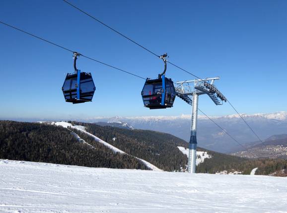 Francollini-Sommo Alto - 10pers. Gondola lift (monocable circulating ropeway)