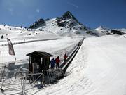 Beginner area with conveyor belts in the Zona Anayet