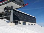 Photovoltaic system at the mountain station of the Panoramabahn Geols lift