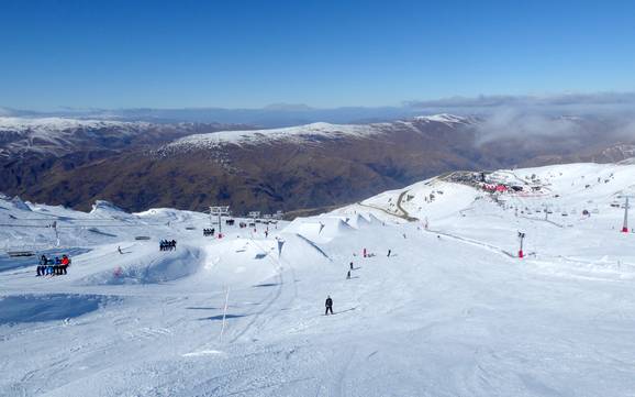 Biggest ski resort in the New Zealand Alps – ski resort Cardrona