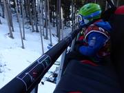 Child safety lock at the 6-seater chairlift Wastenegg