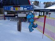 Children's access at the lift