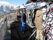 Attentive staff at the Schareck gondola lift