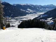 Longest snow-covered valley run in the Zillertal down to Fügen