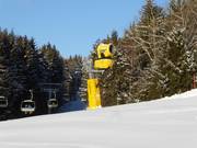 High-performance snow cannons in the Mönichkirchen/Mariensee ski resort