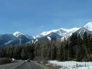 Road from the town of Fernie to the ski resort