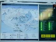 Information board with open lifts and slopes