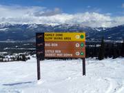 Slope signage in the Kicking Horse ski area