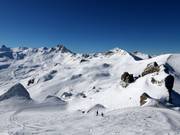 Deep powder slopes between Leist and Plattis