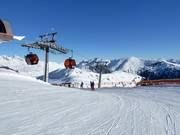 Königsleiten Gipfelbahn - 8pers. Gondola lift with seat heating (monocable circulating ropeway)