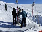 Assistance at the drag lift