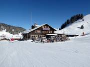 Hotel du Lac in the middle of the ski area at 1800 m