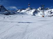 Very good slope grooming at the Stubai Glacier