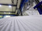Very good slope grooming in the Snowplanet indoor ski hall