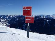 Signposting with color-coded difficulty levels (blue = easy, red = intermediate, black = difficult)