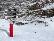 Several difficult slopes lead all the way down to Pradollano.