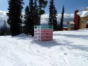 Slope sign-posting in the Big White ski resort