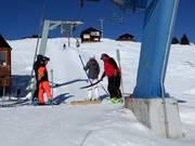 Friendly and attentive staff at the drag lift