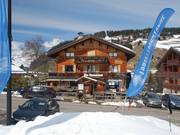 Le Bistrot de Julien at the valley station of the Mont Rond chairlift (Notre Dame de Bellecombe 1350)