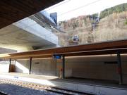 The new public transport hub in Fiesch: from train and bus barrier-free into the gondola
