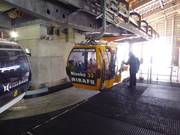 Assistance when exiting the gondola lift