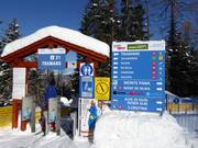 Signposting of slopes in the ski resort of Val Gardena